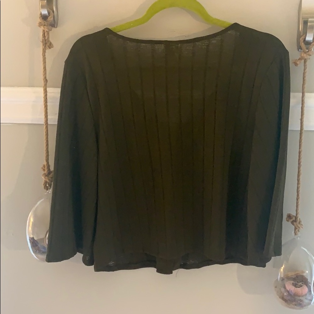 H&M Top - Picture 3 of 4